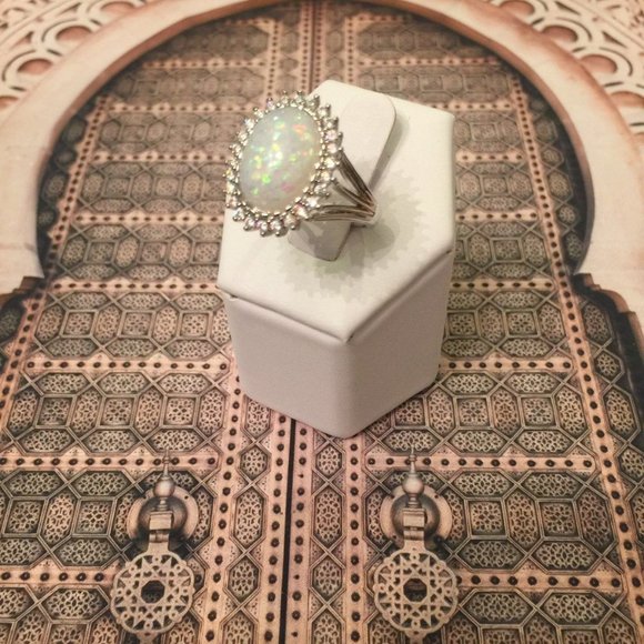 WHITE OVAL SILVER BRIDAL RING - Picture 3 of 4